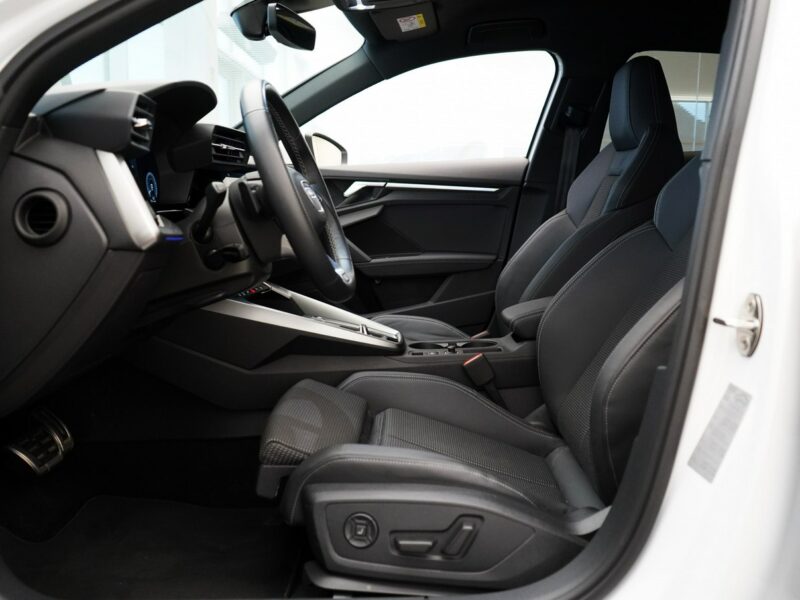 Audi A3 40TFSIe 204KM Stronic S-line Matrix Kamera Virtual Masaż 8Y