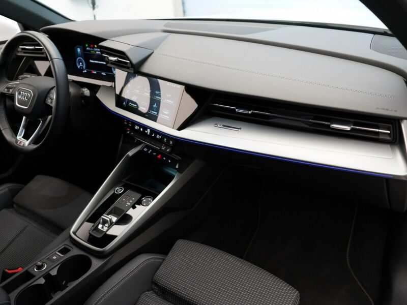 Audi A3 40TFSIe 204KM Stronic S-line Matrix Kamera Virtual Masaż 8Y