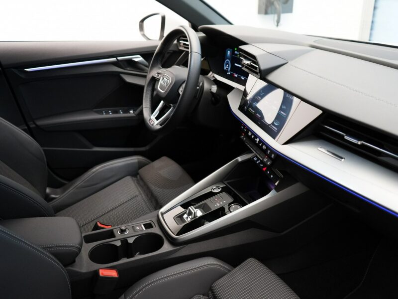 Audi A3 40TFSIe 204KM Stronic S-line Matrix Kamera Virtual Masaż 8Y