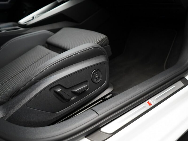 Audi A3 40TFSIe 204KM Stronic S-line Matrix Kamera Virtual Masaż 8Y