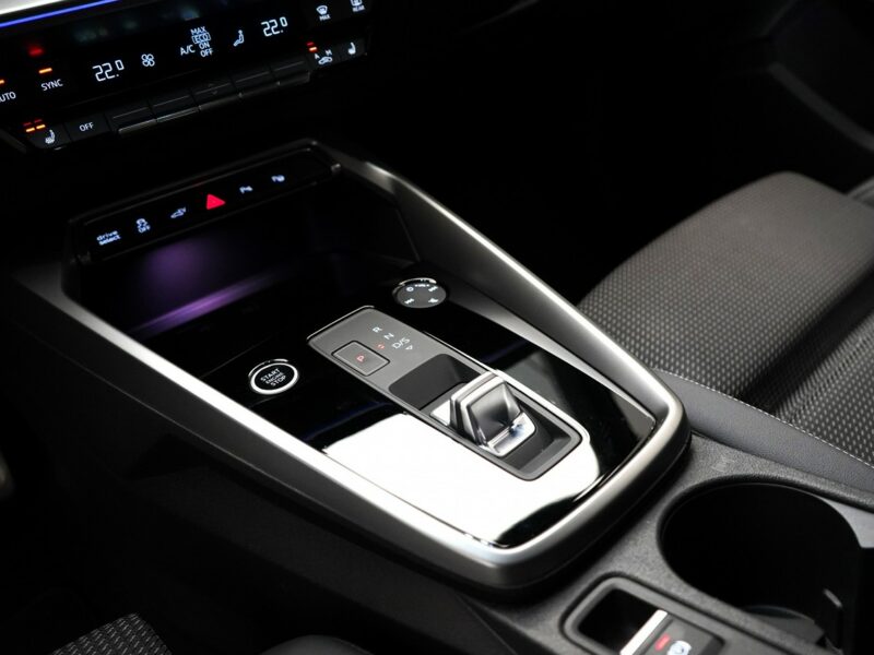 Audi A3 40TFSIe 204KM Stronic S-line Matrix Kamera Virtual Masaż 8Y