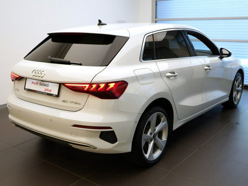 Audi A3 40TFSIe 204KM Stronic S-line Matrix Kamera Virtual Masaż 8Y