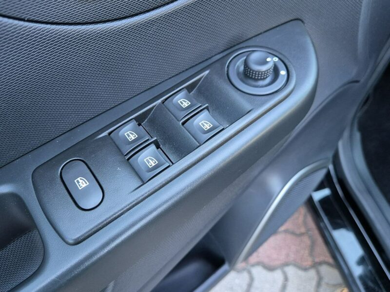 Renault Captur GWARANCJA * manual * nawigacja * bardzo zadbany * serwisowany * wawa I (2013-2019)