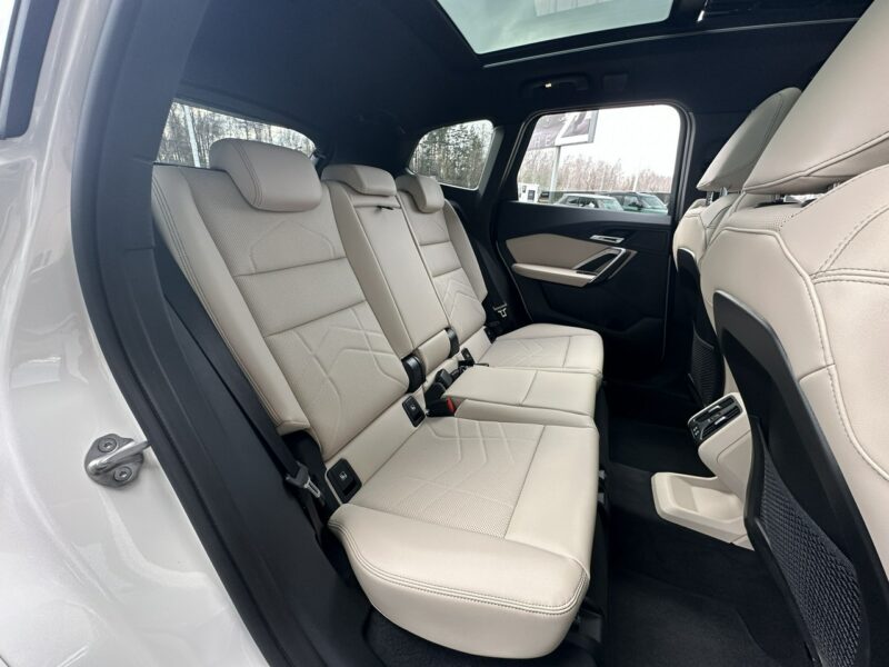 BMW X1 M-Pakiet, Panorama, Fotele sportowe, Adaptacyjne zawieszenie, Gwarancj U11 (2022-)