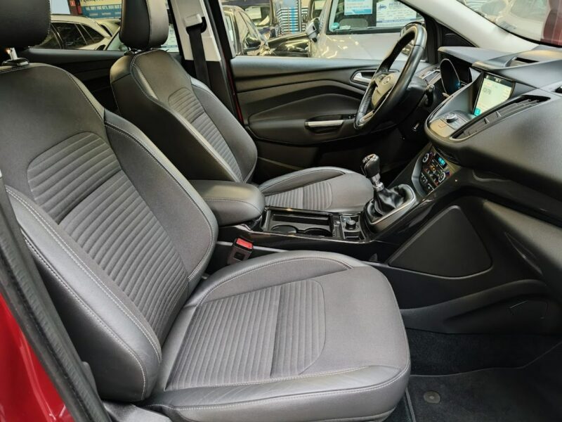 Ford Kuga 2.0 180KM 4x4 Titanium, MartwePole,Panorama,Navi,El.Klapa,Asyst.Parkow II (2012-)