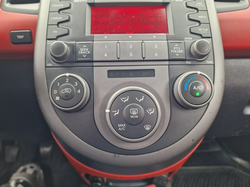 Kia Soul 1.6 Benzyna 126 KM, Klimatyzacja, Alufelgi 18", USB, AUX, Isofix I (2009-2014)