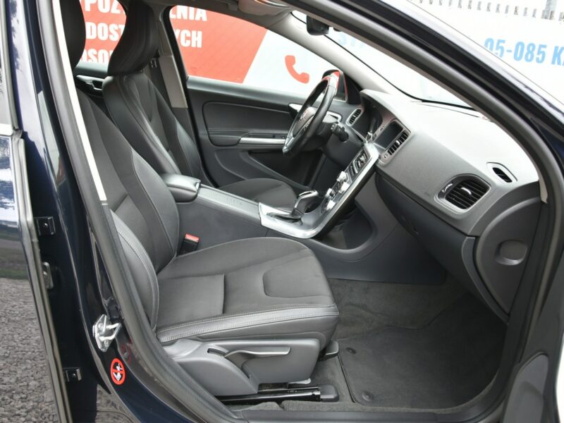 Volvo V60 D3 2.0 150KM Automat 2017r. LED NAVi Skóra Gwarancja BEZWYPADEK I (2010-2018)