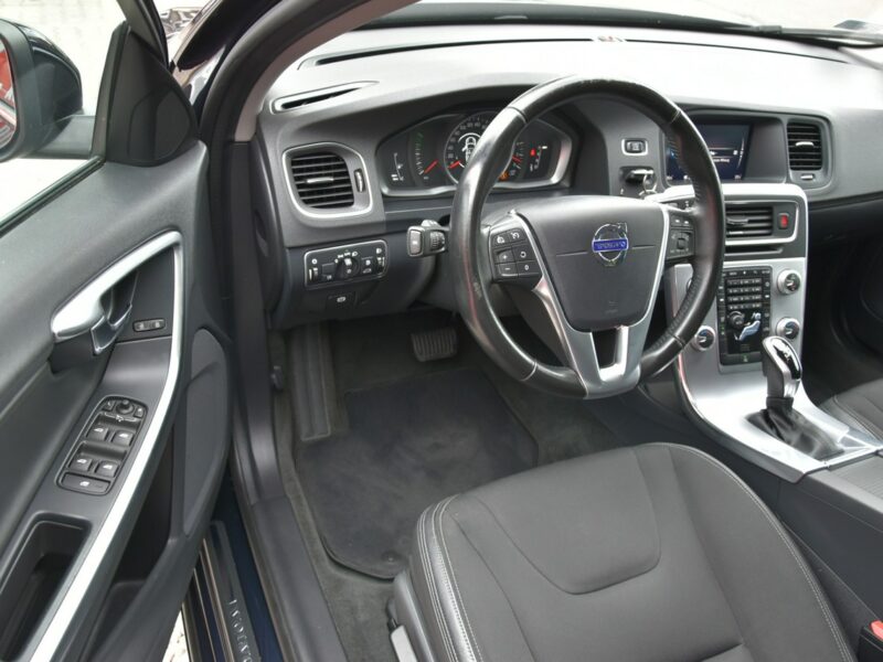 Volvo V60 D3 2.0 150KM Automat 2017r. LED Skóra Gwarancja BEZWYPADEK Rezerwacja I (2010-2018)