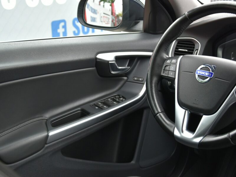 Volvo V60 D3 2.0 150KM Automat 2017r. LED NAVi Skóra Gwarancja BEZWYPADEK I (2010-2018)