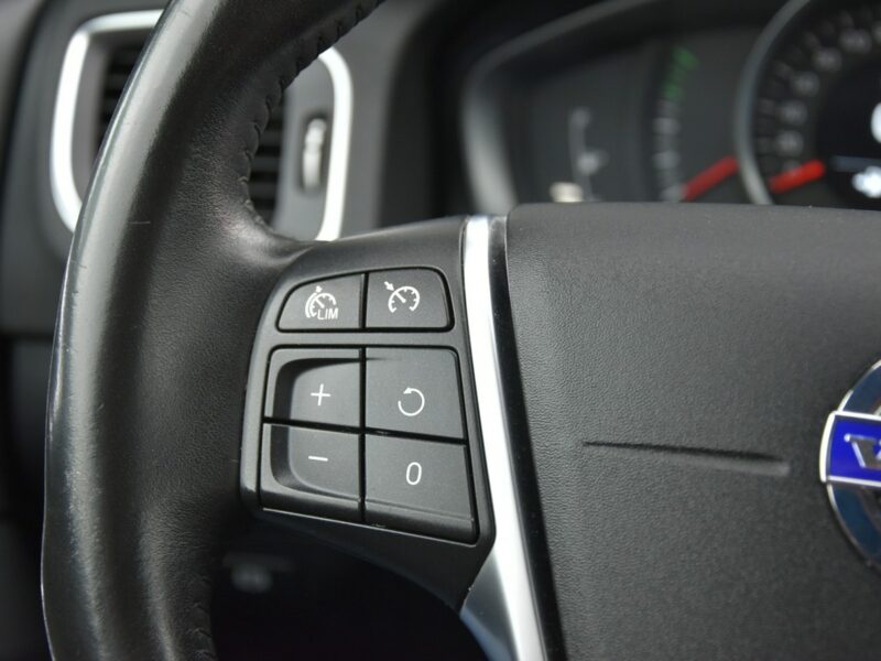 Volvo V60 D3 2.0 150KM Automat 2017r. LED NAVi Skóra Gwarancja BEZWYPADEK I (2010-2018)