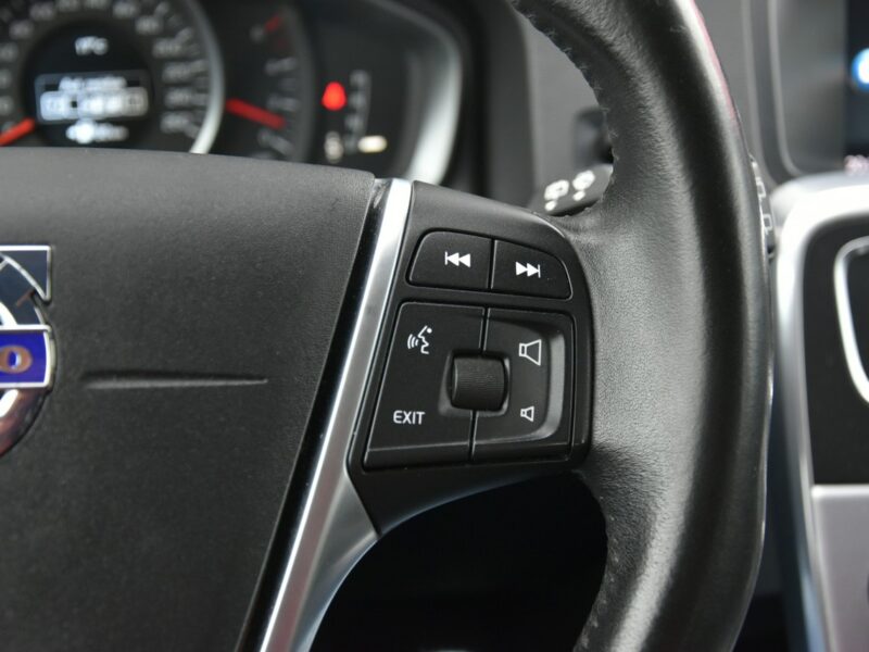Volvo V60 D3 2.0 150KM Automat 2017r. LED NAVi Skóra Gwarancja BEZWYPADEK I (2010-2018)