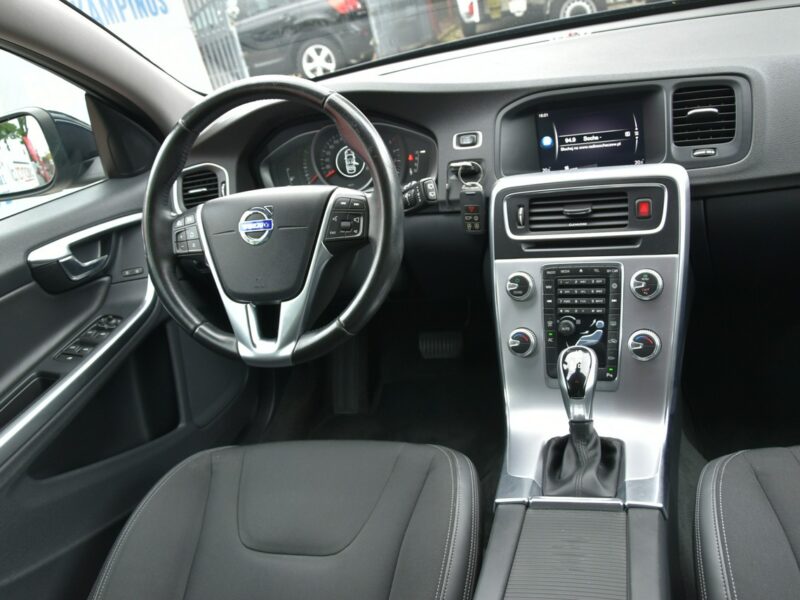Volvo V60 D3 2.0 150KM Automat 2017r. LED NAVi Skóra Gwarancja BEZWYPADEK I (2010-2018)
