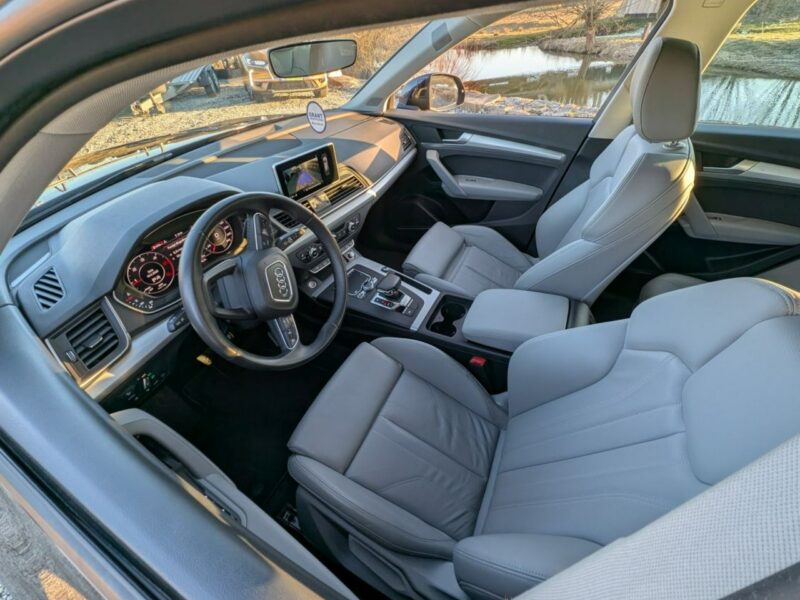 Audi Q5 Roczna Gwarancja, KAMERA COFANIA FY (2017-)