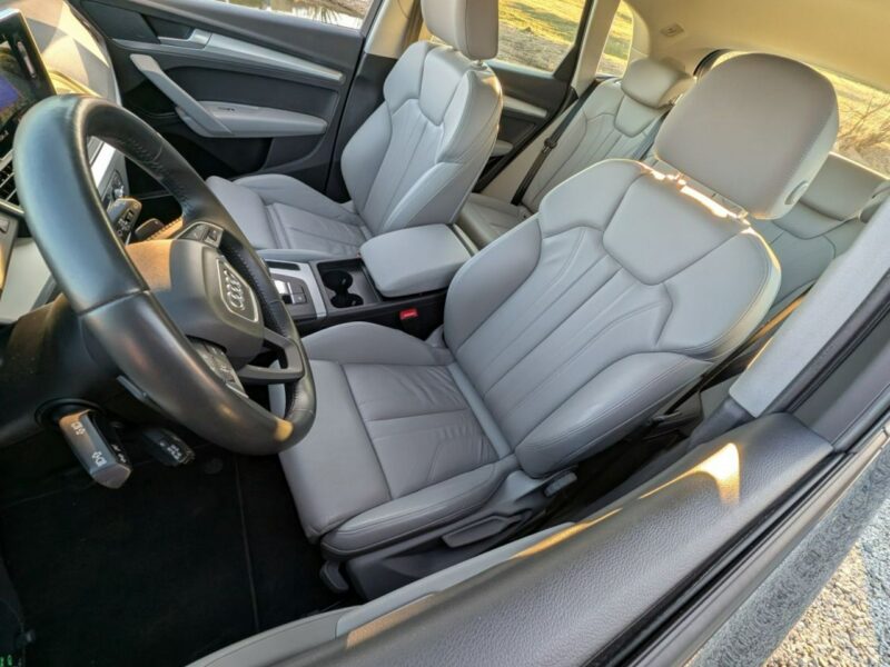 Audi Q5 Roczna Gwarancja, KAMERA COFANIA FY (2017-)