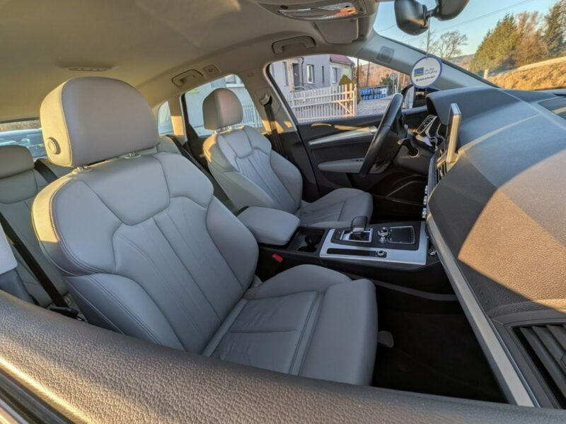 Audi Q5 Roczna Gwarancja, KAMERA COFANIA FY (2017-)