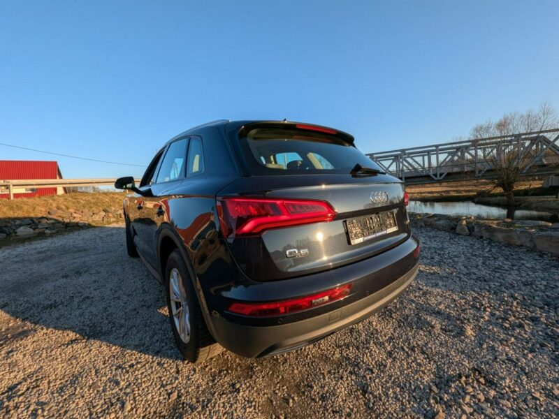Audi Q5 Roczna Gwarancja, KAMERA COFANIA FY (2017-)