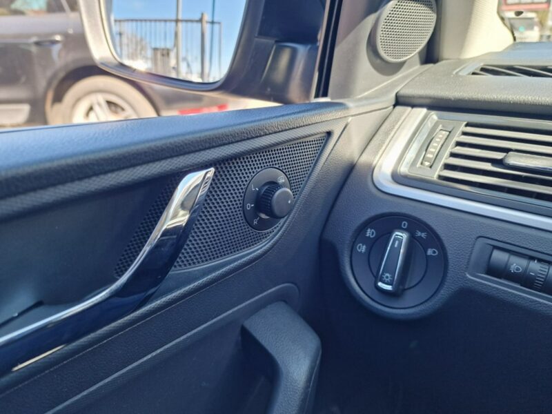Škoda RAPID 1.4 TDI 90 KM, Navi, Bluetooth, Klimatyzacja, Tempomat, Isofix,
