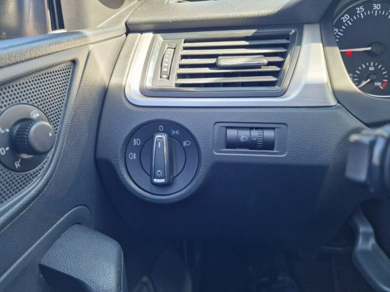 Škoda RAPID 1.4 TDI 90 KM, Navi, Bluetooth, Klimatyzacja, Tempomat, Isofix,