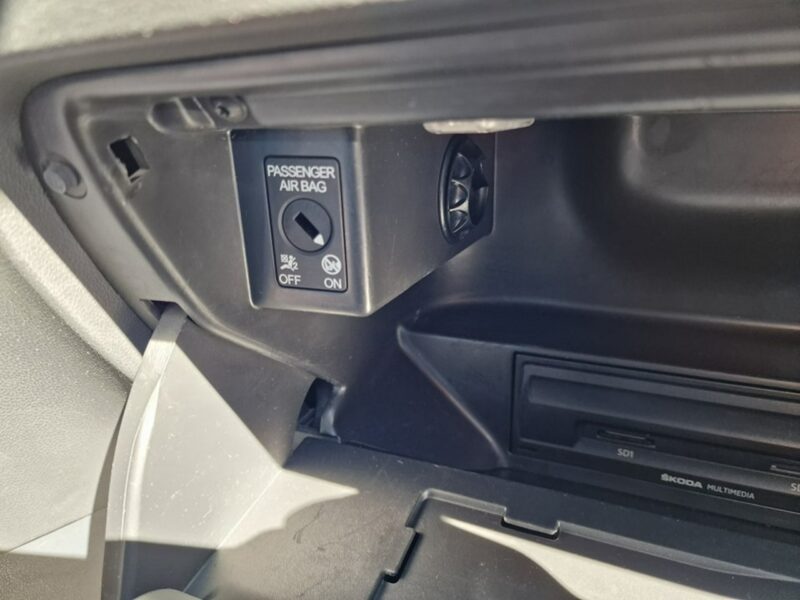 Škoda RAPID 1.4 TDI 90 KM, Navi, Bluetooth, Klimatyzacja, Tempomat, Isofix,