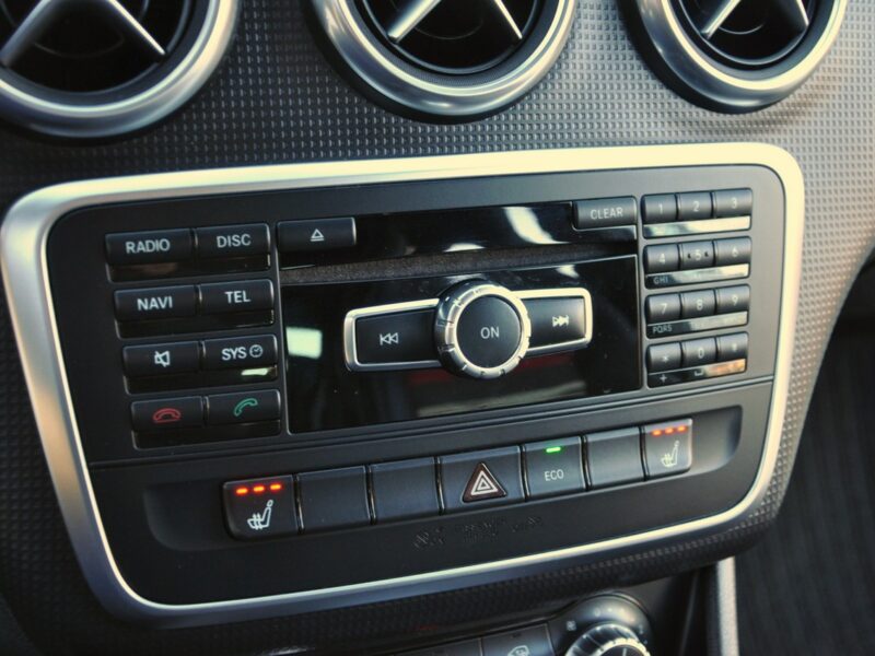 Mercedes A 180 1.5CDI(109KM)*Radar*Duża Navi*Skóry*Grzane Fotele*I Wł*Alu16"ASO W176 (2012-)