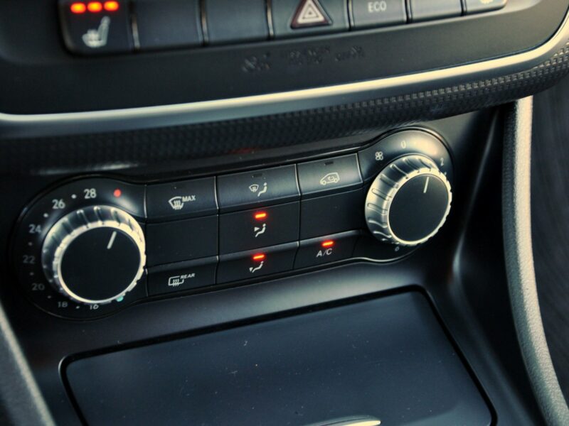 Mercedes A 180 1.5CDI(109KM)*Radar*Duża Navi*Skóry*Grzane Fotele*I Wł*Alu16"ASO W176 (2012-)