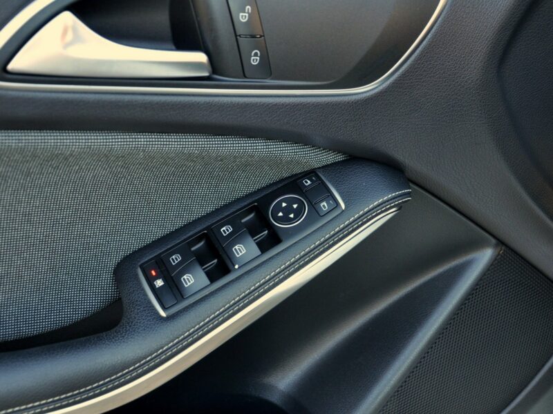 Mercedes A 180 1.5CDI(109KM)*Radar*Duża Navi*Skóry*Grzane Fotele*I Wł*Alu16"ASO W176 (2012-)