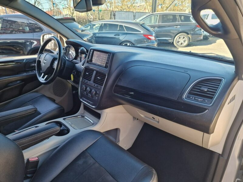 Dodge Grand Caravan 3.6 Benzyna 293 KM, Automat, Kamera Cofania, Bluetooth, Alu, Alkantara V (2007-)