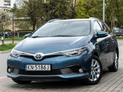 Toyota Auris 1.8_Hybryda_99KM_141 tyś. km II (2012-)