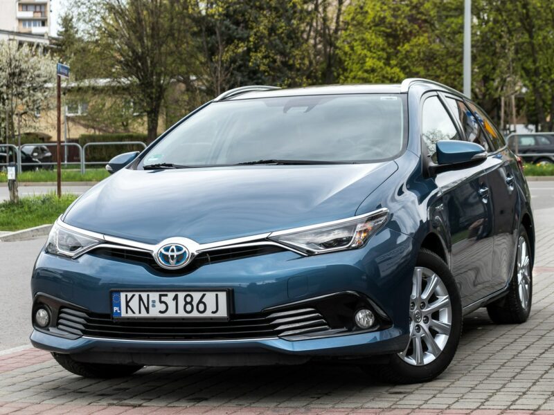 Toyota Auris 1.8_Hybryda_99KM_141 tyś. km II (2012-)