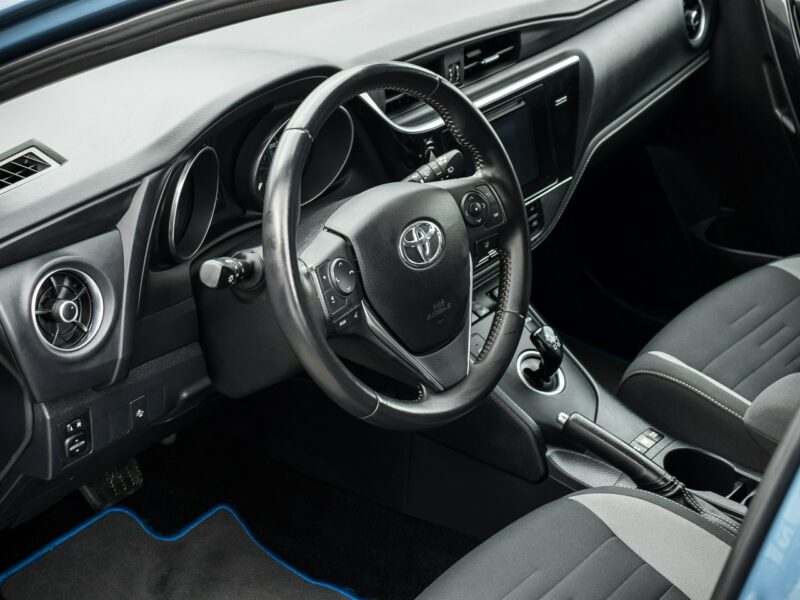 Toyota Auris 1.8_Hybryda_99KM_141 tyś. km II (2012-)