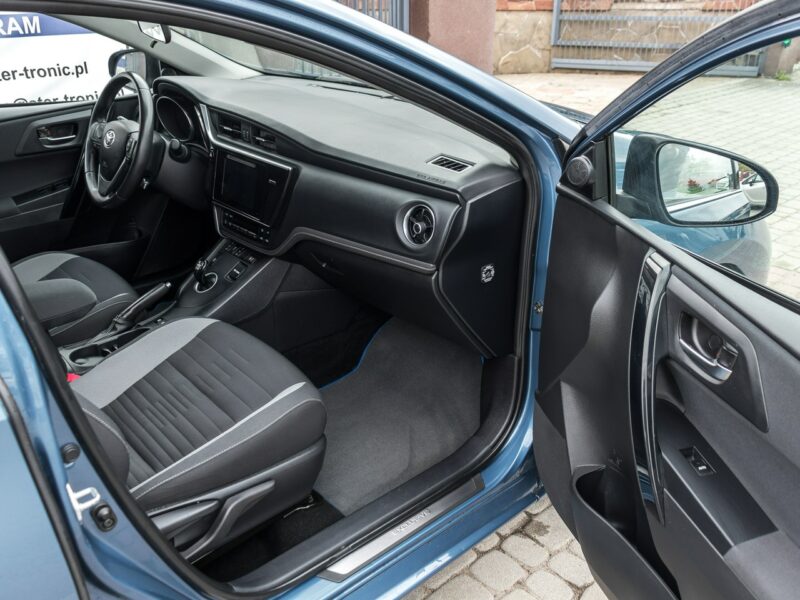 Toyota Auris 1.8_Hybryda_99KM_141 tyś. km II (2012-)