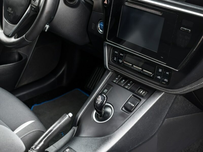 Toyota Auris 1.8_Hybryda_99KM_141 tyś. km II (2012-)