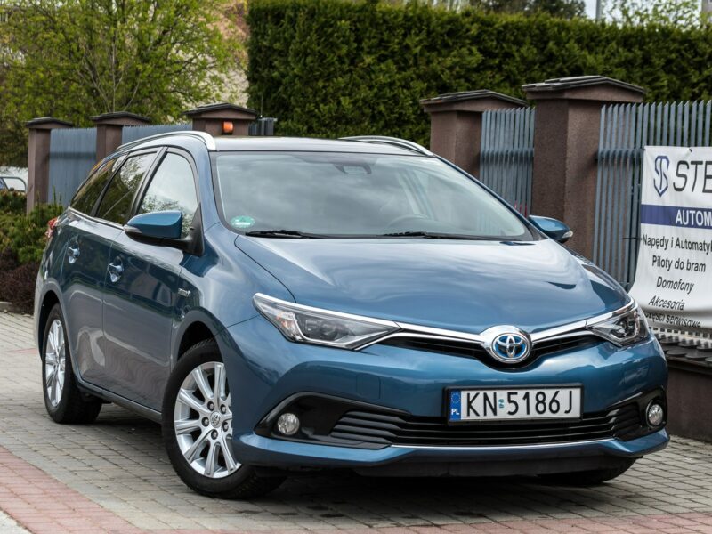 Toyota Auris 1.8_Hybryda_99KM_141 tyś. km II (2012-)