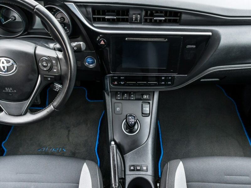 Toyota Auris 1.8_Hybryda_99KM_141 tyś. km II (2012-)