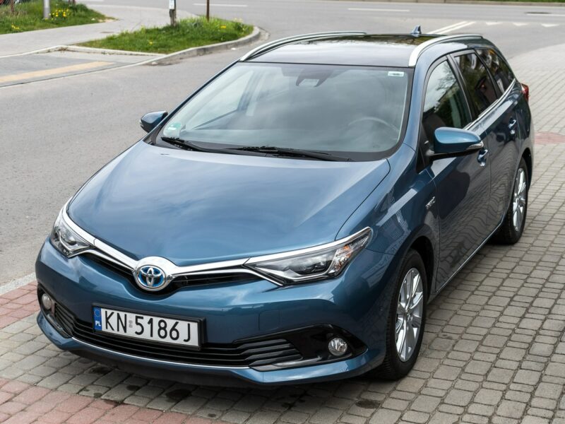 Toyota Auris 1.8_Hybryda_99KM_141 tyś. km II (2012-)