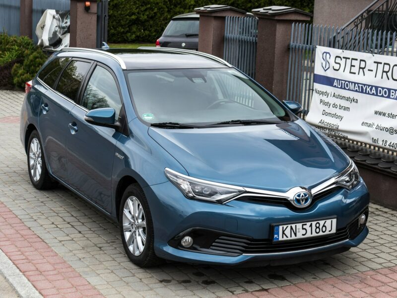 Toyota Auris 1.8_Hybryda_99KM_141 tyś. km II (2012-)