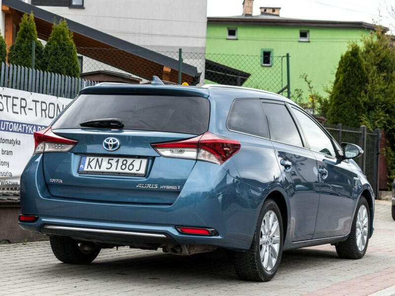Toyota Auris 1.8_Hybryda_99KM_141 tyś. km II (2012-)