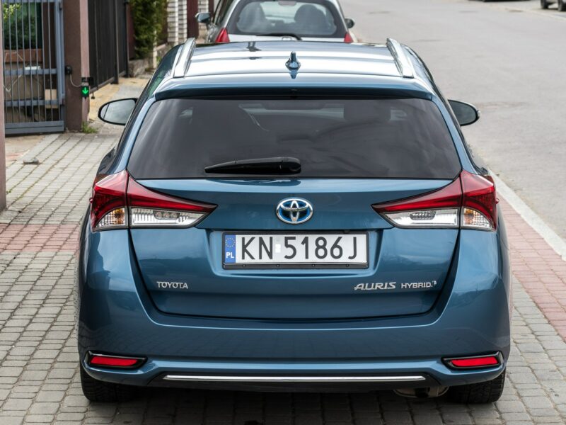 Toyota Auris 1.8_Hybryda_99KM_141 tyś. km II (2012-)