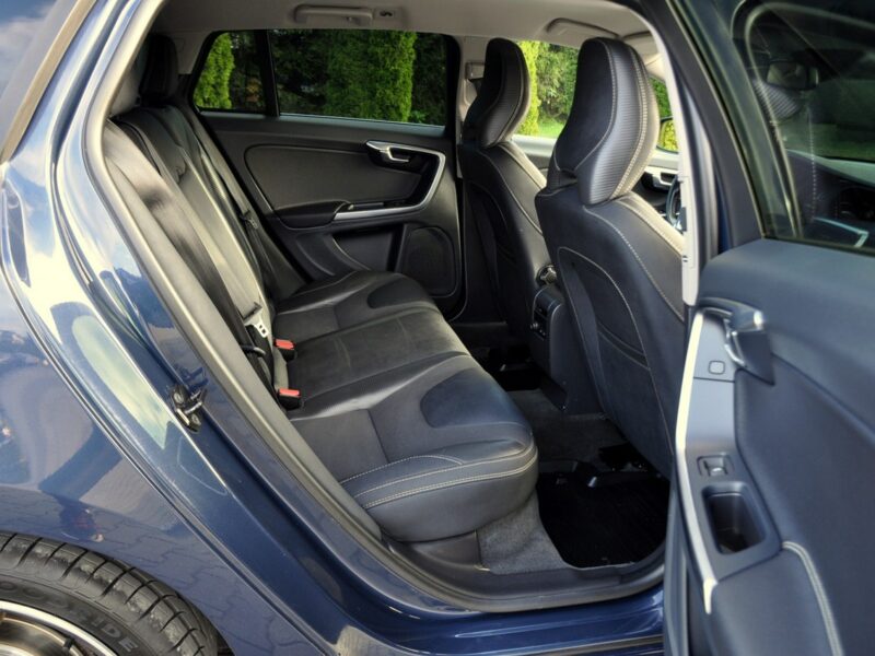 Volvo V60 1.6i(180KM)*R-Design*Xenon*Led*Skóry*Klimatronik*I Wł*Reling*Alu18"ASO I (2010-2018)