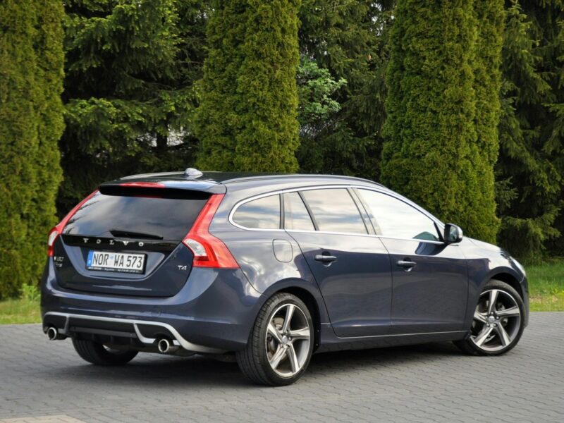 Volvo V60 1.6i(180KM)*R-Design*Xenon*Led*Skóry*Klimatronik*I Wł*Reling*Alu18"ASO I (2010-2018)