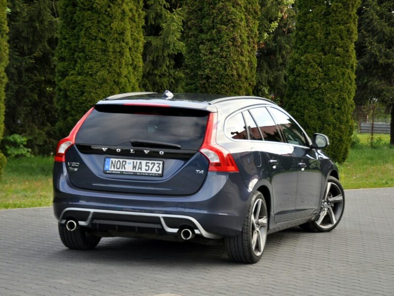 Volvo V60 1.6i(180KM)*R-Design*Xenon*Led*Skóry*Klimatronik*I Wł*Reling*Alu18"ASO I (2010-2018)