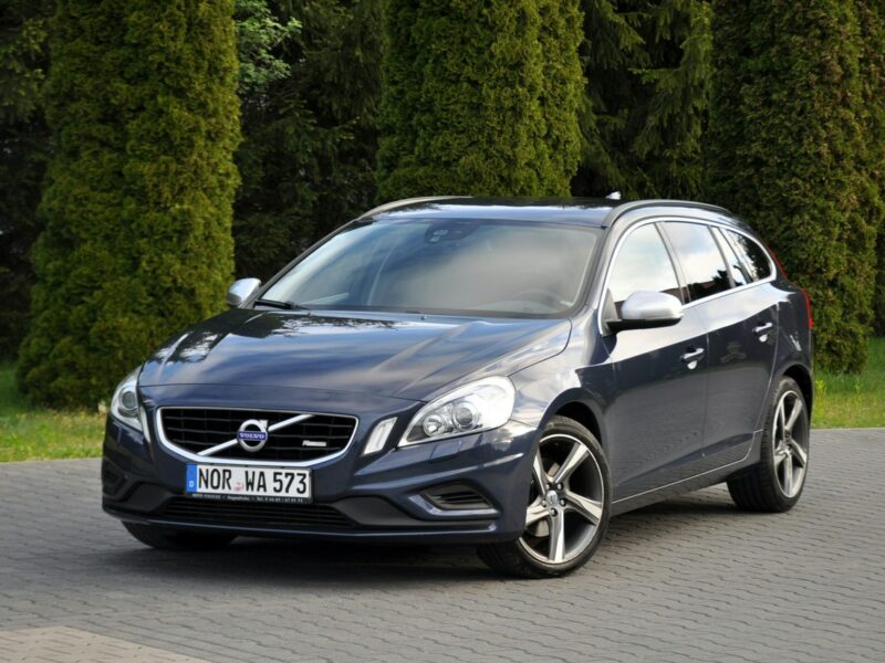 Volvo V60 1.6i(180KM)*R-Design*Xenon*Led*Skóry*Klimatronik*I Wł*Reling*Alu18"ASO I (2010-2018)
