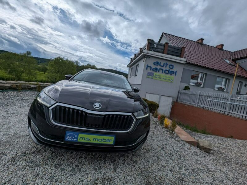 Škoda Octavia Oświetlenie ambiente, Roczna Gwarancja IV (2020-)