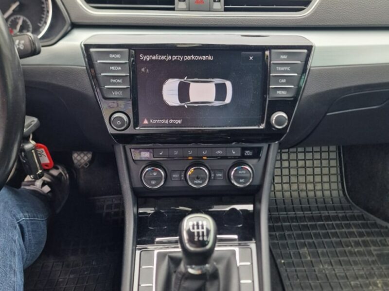 Škoda Superb 2.0 TDI 190 KM, Klimatyzacja, Alufelgi, Grzane Fotele, Bluetooth, NAVI III (2015-2023)