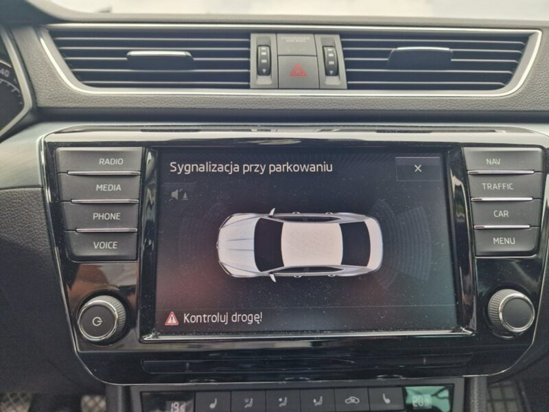 Škoda Superb 2.0 TDI 190 KM, Klimatyzacja, Alufelgi, Grzane Fotele, Bluetooth, NAVI III (2015-2023)