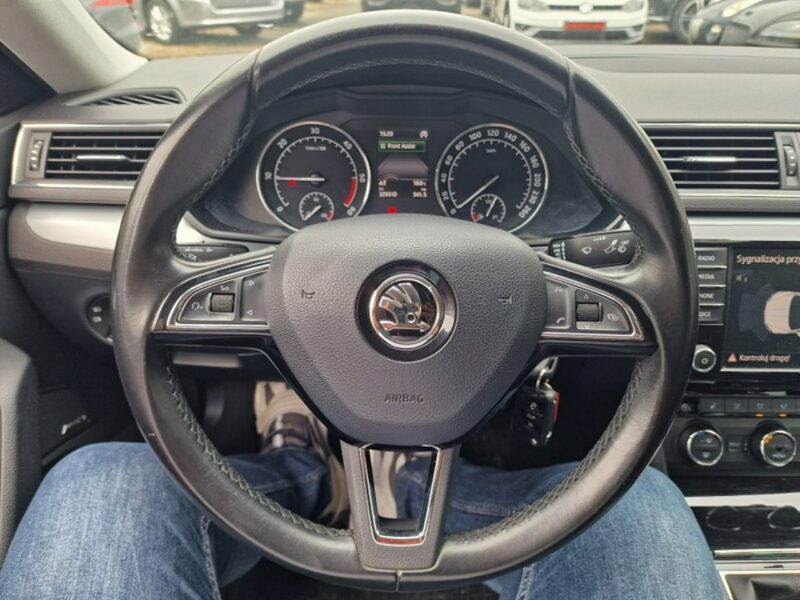 Škoda Superb 2.0 TDI 190 KM, Klimatyzacja, Alufelgi, Grzane Fotele, Bluetooth, NAVI III (2015-2023)