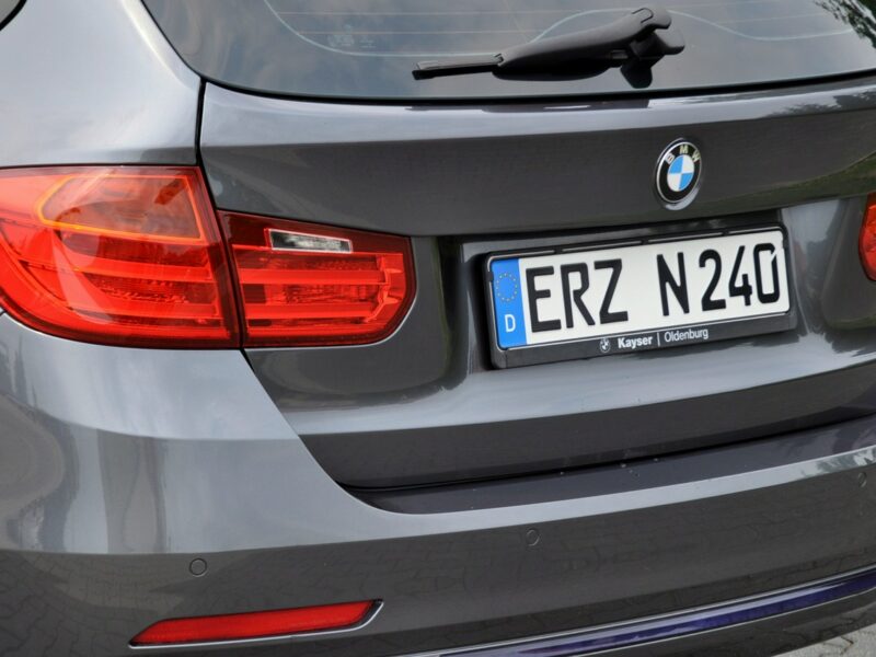 BMW 320 2.0d(184KM)*Bi-Xenon*Ringi*Duża Navi*2xParktr*I Wł*Welur*Alu18"ASO F30/F31 (2012-)