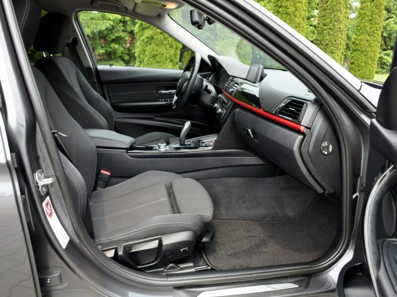 BMW 320 2.0d(184KM)*Bi-Xenon*Ringi*Duża Navi*2xParktr*I Wł*Welur*Alu18"ASO F30/F31 (2012-)