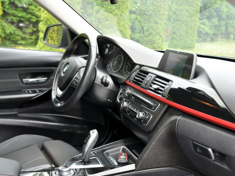 BMW 320 2.0d(184KM)*Bi-Xenon*Ringi*Duża Navi*2xParktr*I Wł*Welur*Alu18"ASO F30/F31 (2012-)