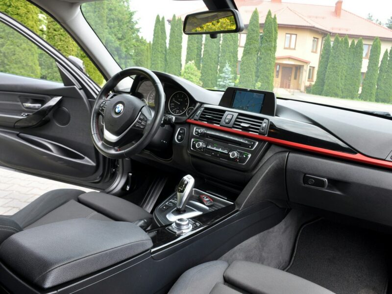 BMW 320 2.0d(184KM)*Bi-Xenon*Ringi*Duża Navi*2xParktr*I Wł*Welur*Alu18"ASO F30/F31 (2012-)